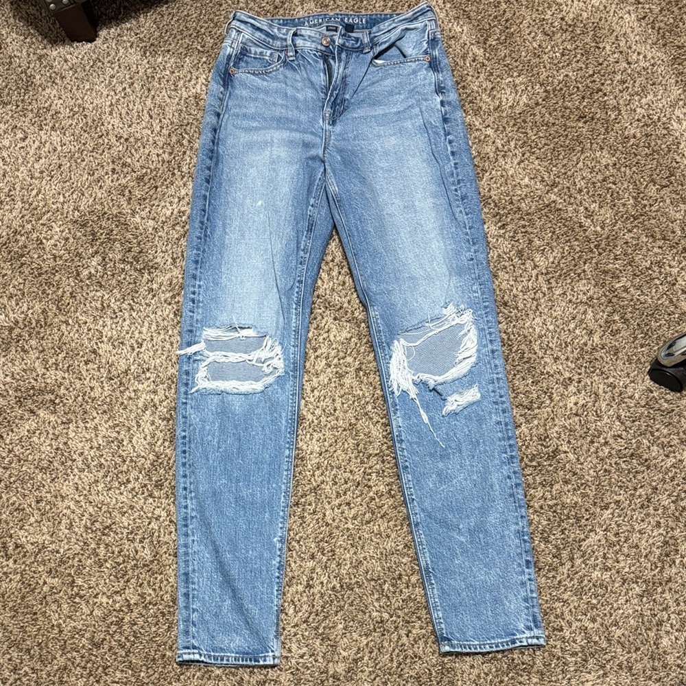 American Eagle Outfitters Mom Jeans